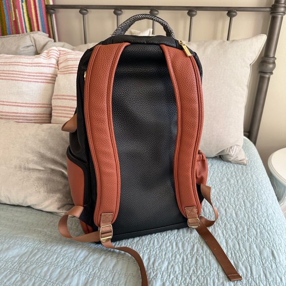 Itsy Ritzy Large Diaper Bag - Picture 2 of 11